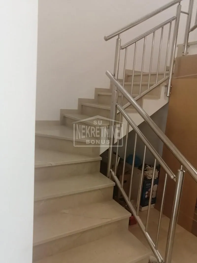 Prodaja, kuća, 229m², Kertvaroš, Subotica