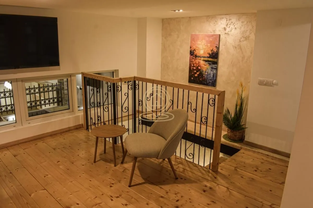 Izdavanje, dvosoban stan, 78m², Južni Bulevar, Vračar Sve Podlokacije