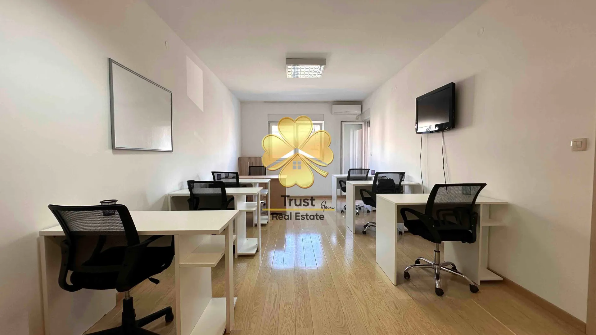 Rent, office space, 75m², City Kvart, Podgorica