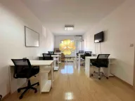 Izdavanje, poslovni prostor, 75m², City Kvart, Podgorica - image 2