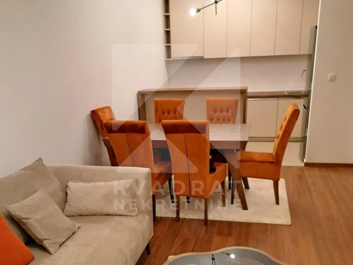 Izdavanje, jednosoban stan, 53m², Master Kvart, Podgorica