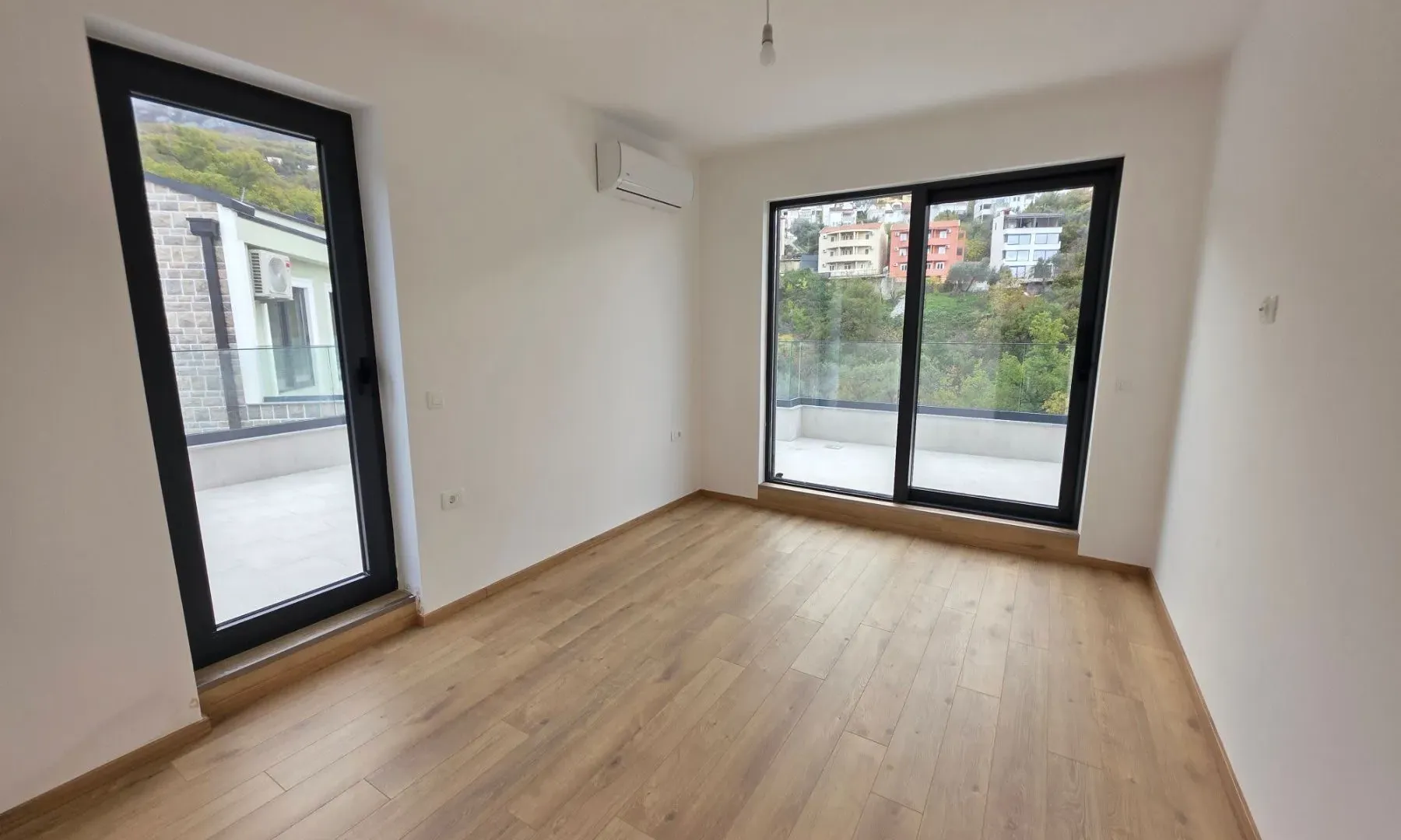 Prodaja, dvosoban stan, 162m², Kamenovo, Budva