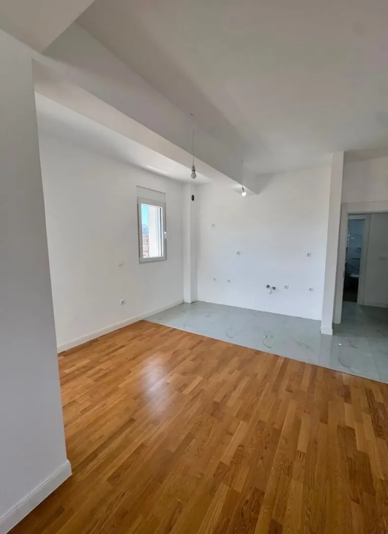 Prodaja, dvosoban stan, 74m², Centar, Bar