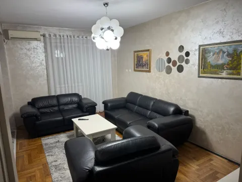 Izdavanje, dvosoban stan, 80m², Stari Aerodrom, Podgorica - image 1