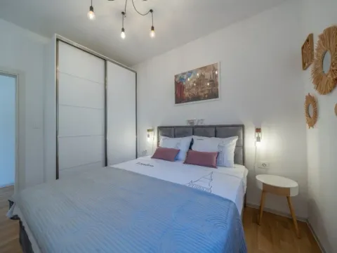 Izdavanje, jednosoban stan, 52m², Dobrota, Kotor - image 7