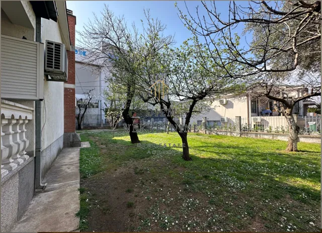 Izdavanje, kuća, 250m², Zabjelo, Podgorica