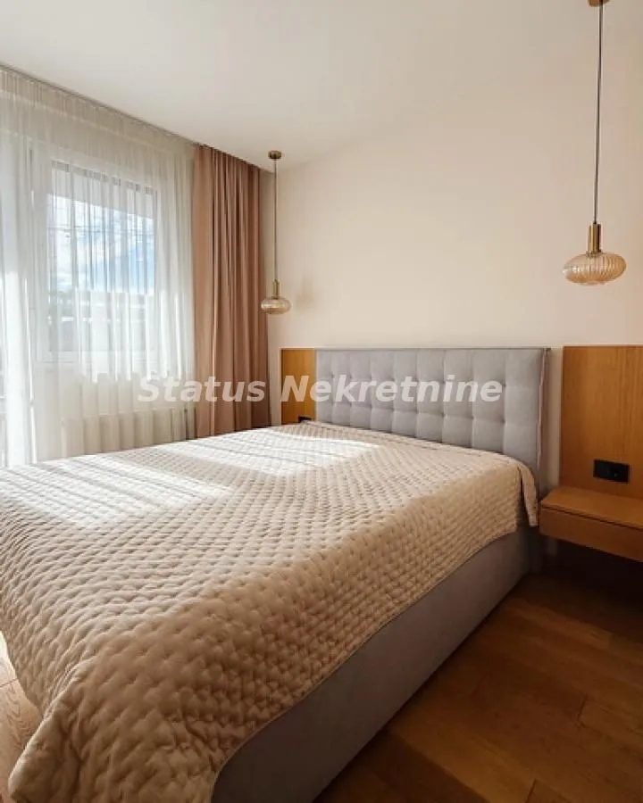 Izdavanje, stan, 112m², Centar, Novi Sad