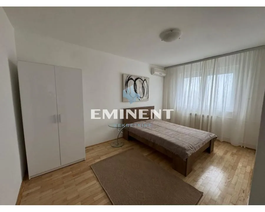 Rent, four bedroom apartment, 120m², Savski Venac, Beograd