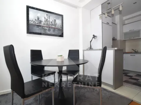 Prodaja, jednosoban stan, 60m², Stari Aerodrom, Podgorica - image 3