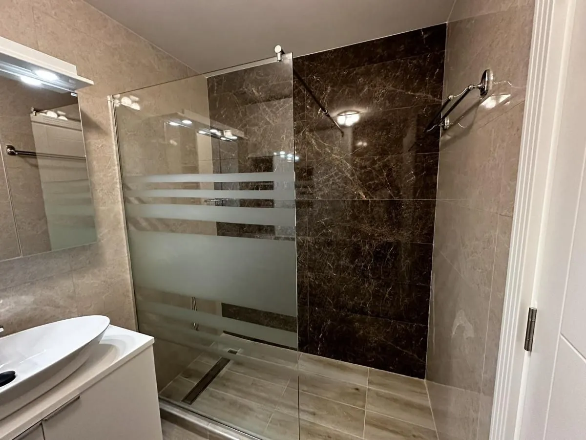 Izdavanje, dvosoban stan, 78m², Dom zdravlja, Niš