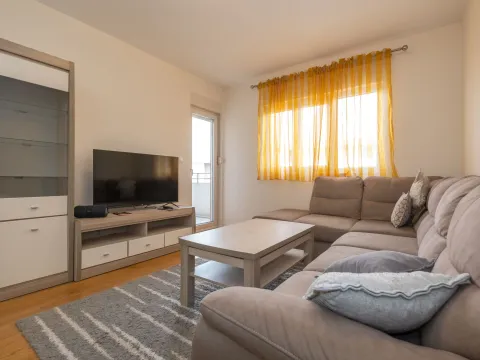 Izdavanje, dvosoban stan, 69m², Central Point, Podgorica - image 6