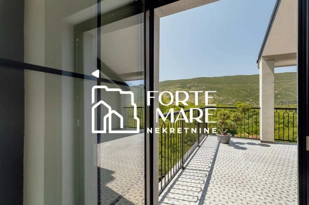Prodaja, trosoban stan, 122m², Herceg Novi, Crna Gora