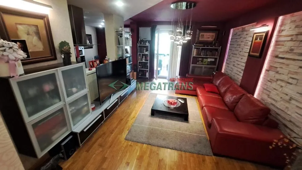 Prodaja, četvorosoban stan, 111m², Grbavica, Novi Sad Sve Podlokacije