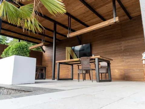 Izdavanje, kuća, 300m², Beočin, Srbija - image 10