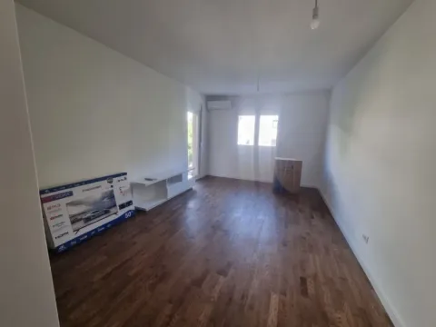 Izdavanje, jednosoban stan, 47m², Stari Aerodrom, Podgorica - image 9