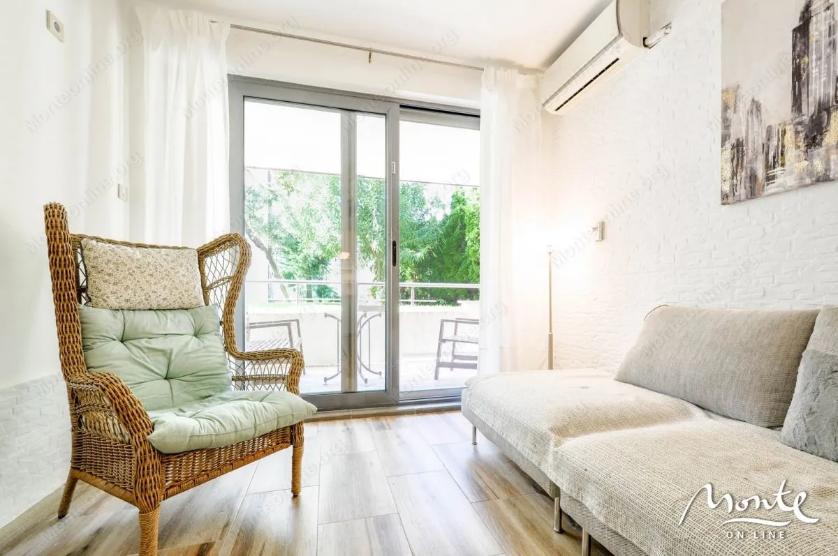 Sale, two bedroom apartment, 57m², Pržno, Budva