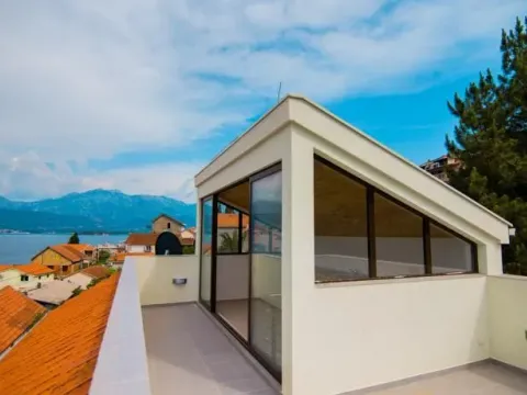 Prodaja, kuća, 218m², Tivat, Crna Gora - image 11