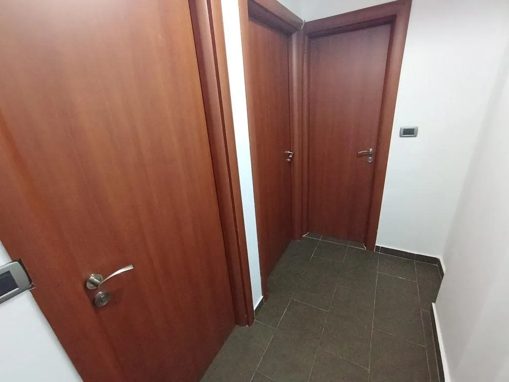 Izdavanje, trosoban stan, 90m², Podgorica, Crna Gora
