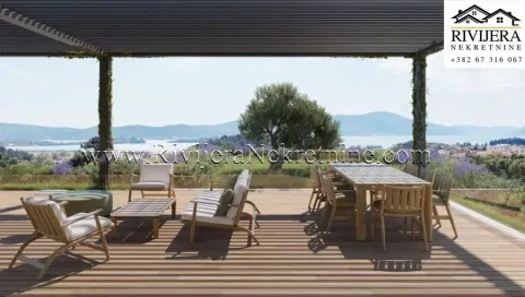 Natkrivena terasa sa garniturom za sjedenje i pogledom na more. - image 4