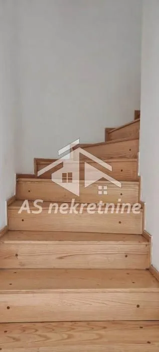 Prodaja, stan, 207m², Kalenić Pijaca, Vračar Sve Podlokacije
