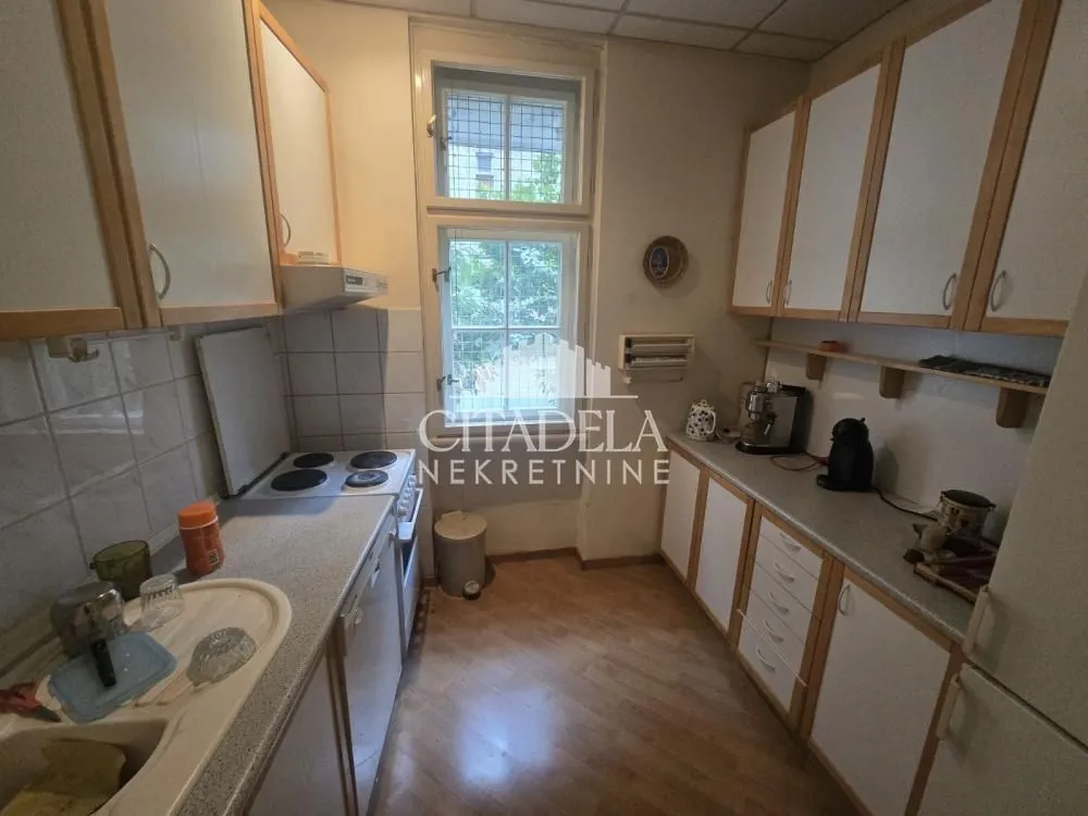 Rent, four bedroom apartment, 100m², Stari Grad, Beograd