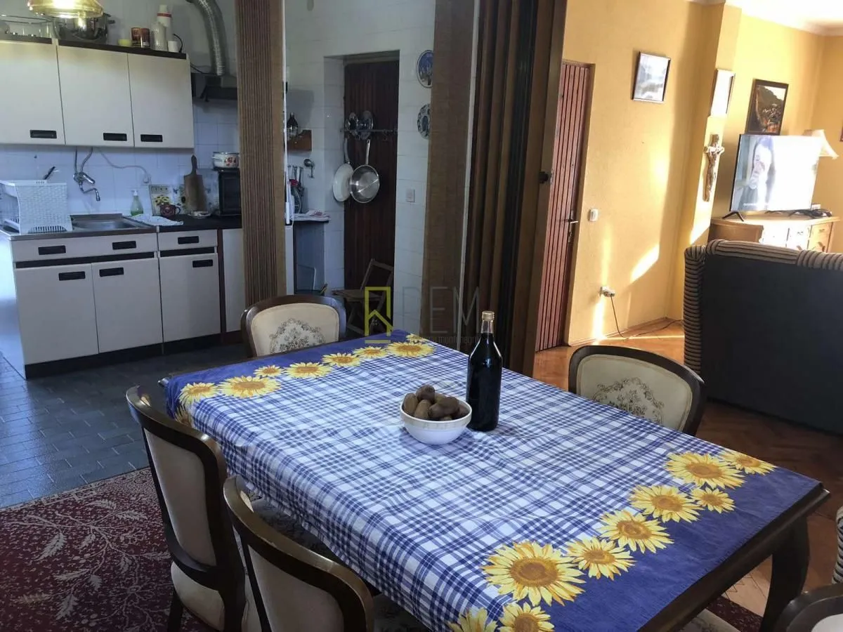 Sale, house, 300m², Šušanj, Bar