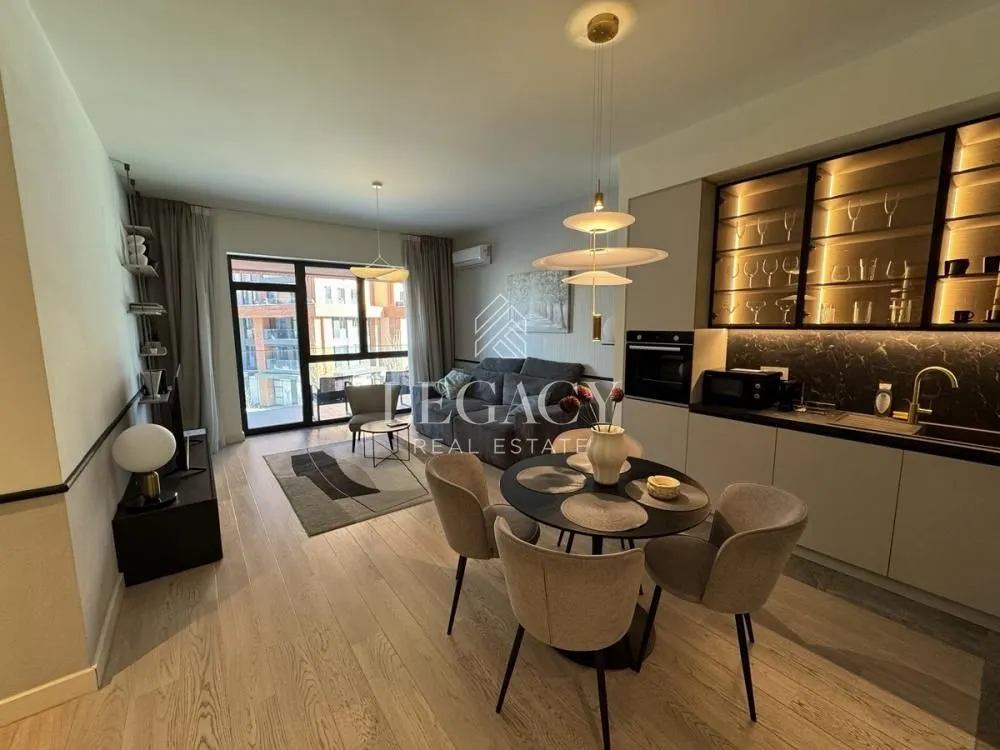 Izdavanje, trosoban stan, 80m², Savski Venac, Beograd