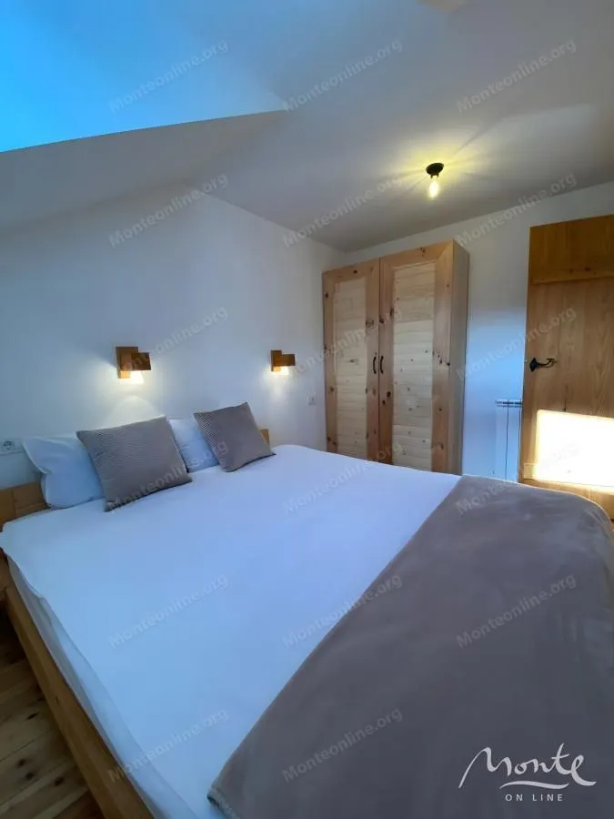Sale, office space, 300m², Kolašin, Crna Gora