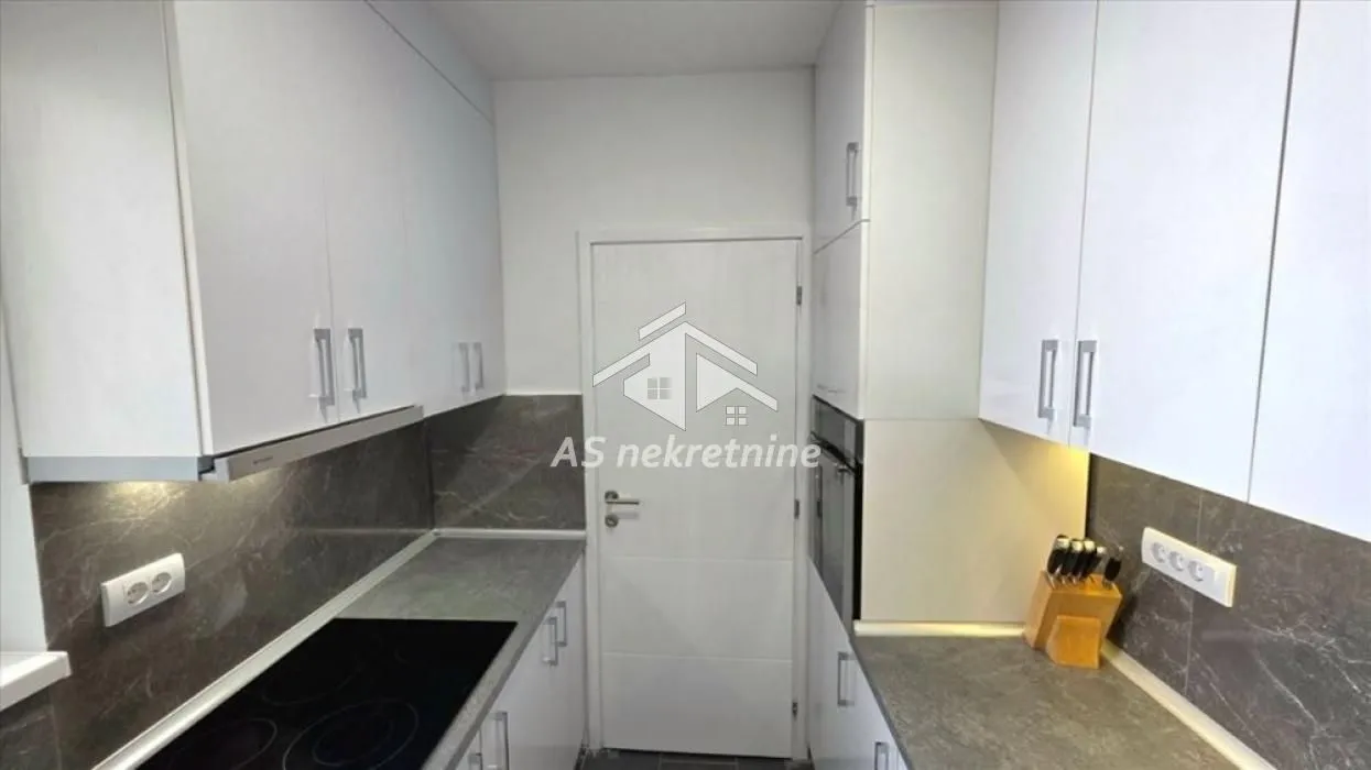 Izdavanje, dvosoban stan, 46m², Slavija, Vračar Sve Podlokacije