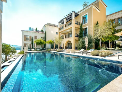 Rent, two bedroom apartment, 116m², Porto Montenegro, Tivat - image 2