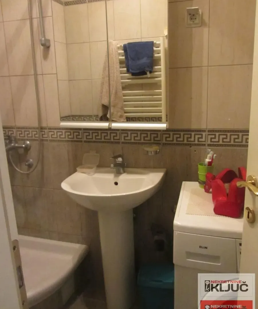 Izdavanje, jednosoban stan, 45m², Centar, Novi Sad