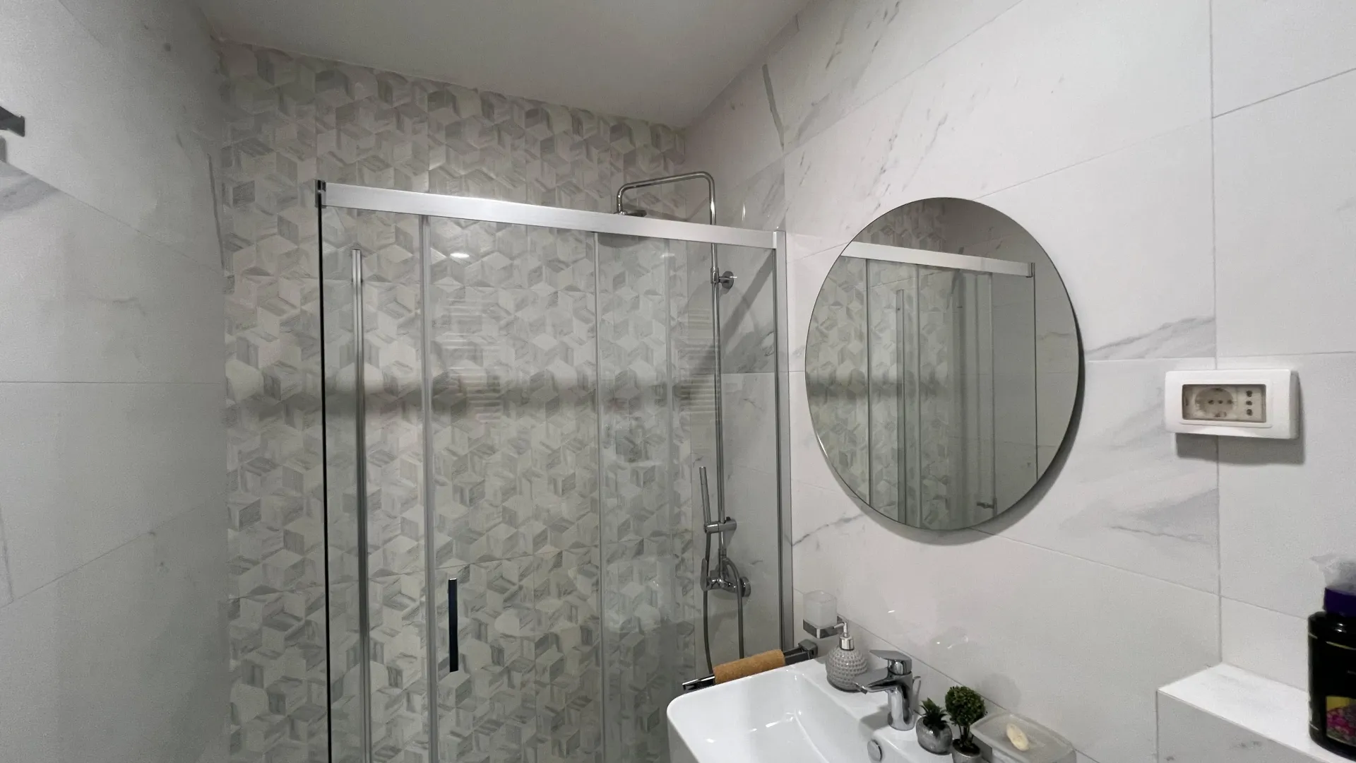Prodaja, jednosoban stan, 40m², Central Point, Podgorica