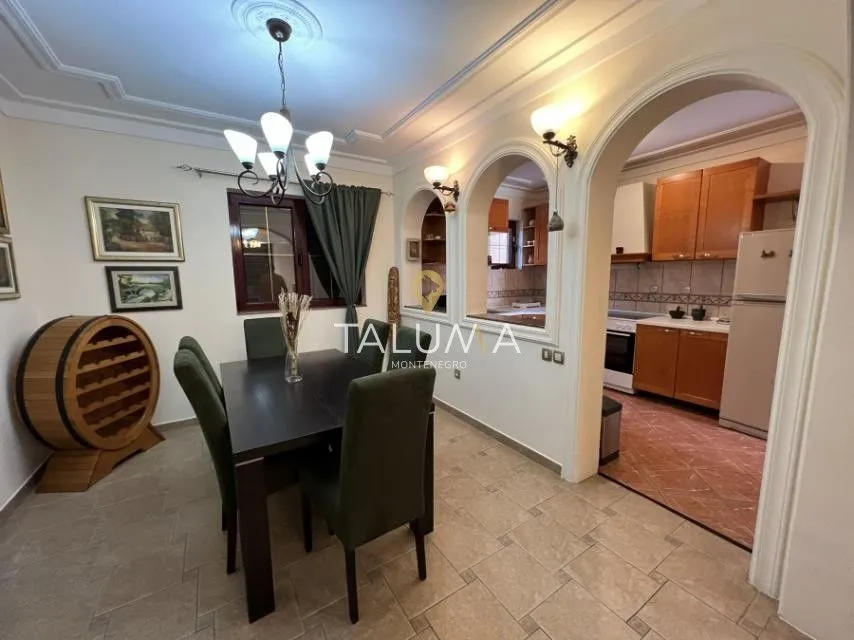 Rent, house, 200m², Donja Gorica, Podgorica