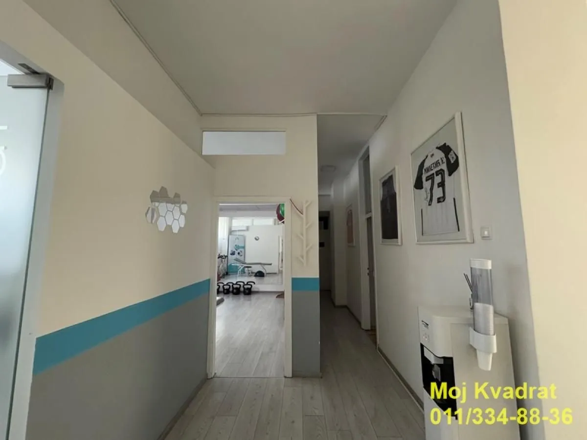 Rent, office space, 136m², Banovo Brdo, Beograd