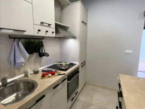 Izdavanje, jednosoban stan, 45m², Kalimanj, Tivat - image 2