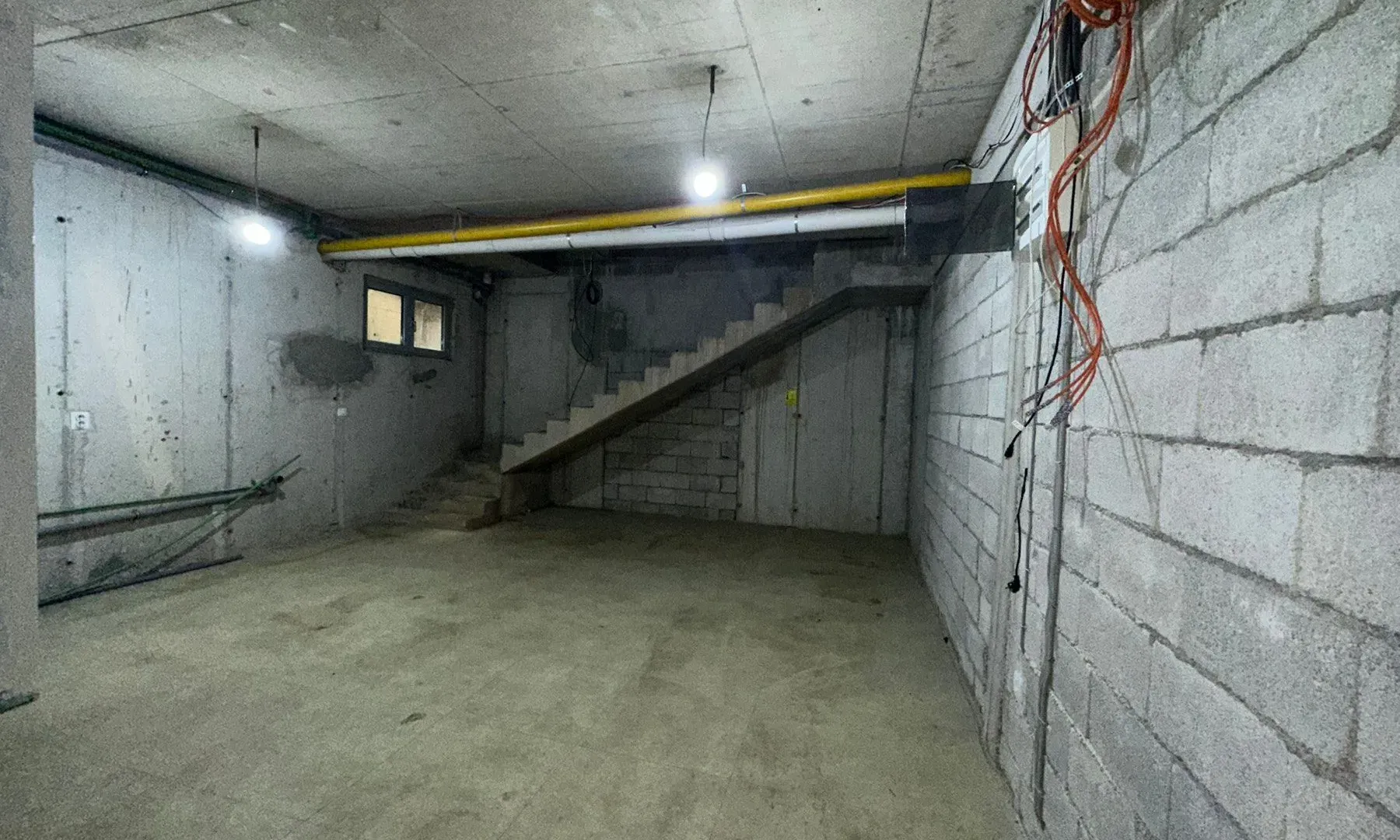Rent, office space, 92m², Tološi, Podgorica