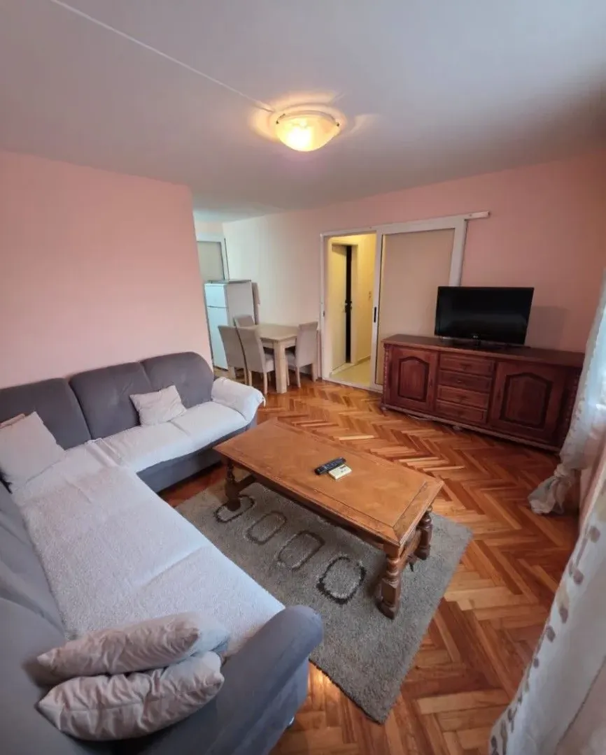 Izdavanje, dvosoban stan, 60m², Preko Morače, Podgorica