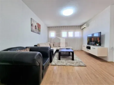 Izdavanje, stan, 58m², Centar, Podgorica