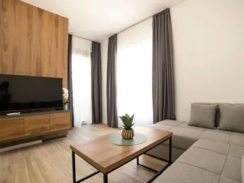 Izdavanje, jednosoban stan, 42m², Ulcinj, Crna Gora - image 3