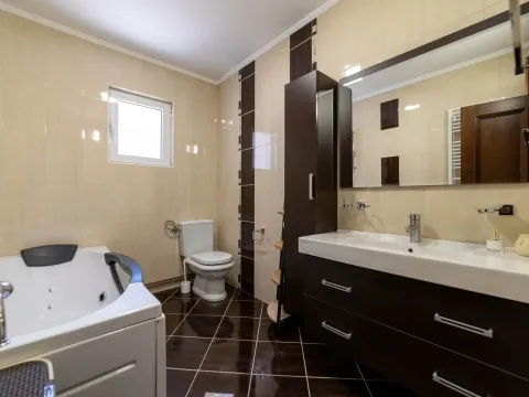 Prodaja, stan, 440m², Stoliv, Kotor - image 12