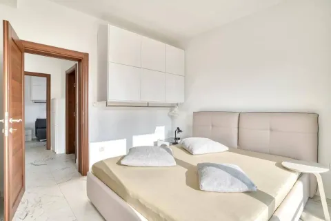 Sale, two bedroom apartment, 60m², Petrovac, Budva - image 8