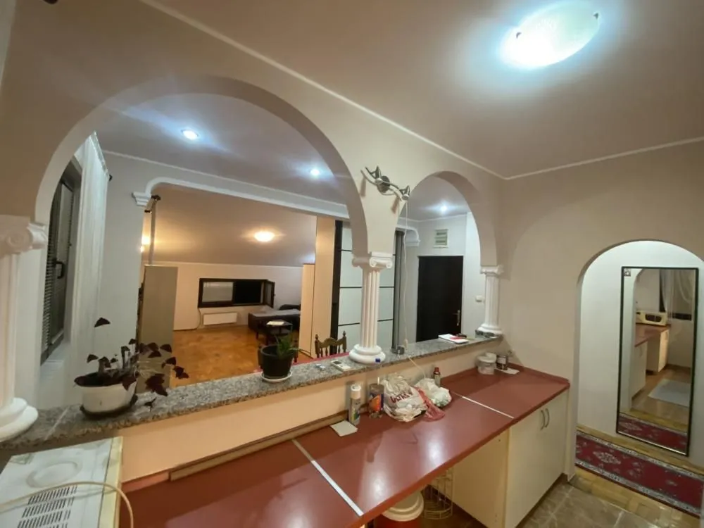 Izdavanje, trosoban stan, 80m², Olimp, Zvezdara Sve Podlokacije