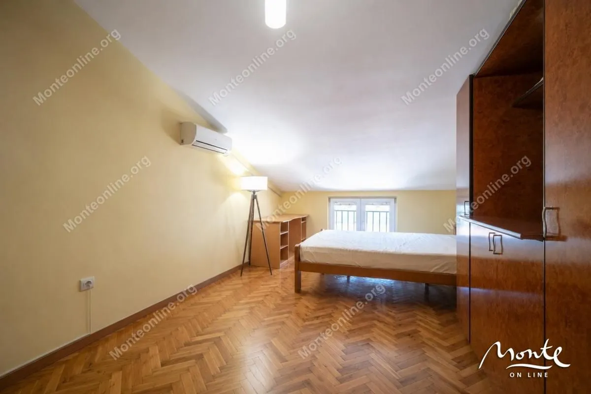 Sale, three bedroom apartment, 88m², Dobrota, Kotor