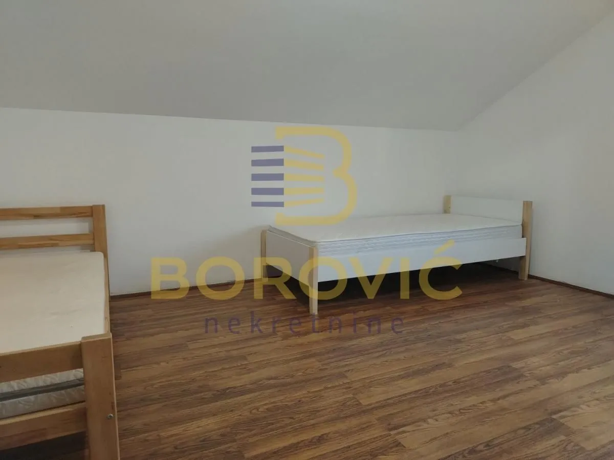 Izdavanje, četvorosoban stan, 100m², Krnjaca, Palilula Sve Podlokacije