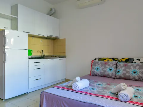 Izdavanje, garsonjera, 30m², Rozino, Budva - image 4