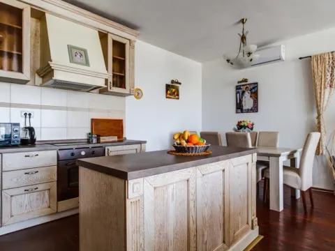 Prodaja, kuća, 210m², Zagora, Kotor - image 14