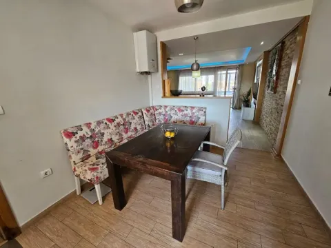 Rent, three bedroom apartment, 150m², Zelenika, Podgorica - image 6