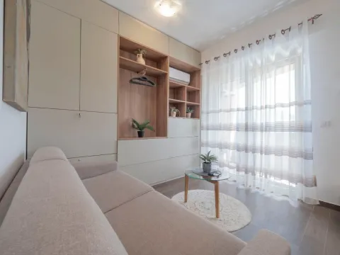 Rent, studio apartment, 25m², Bečići, Budva - image 2