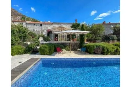 Sale, house, 305m², Reževići, Budva