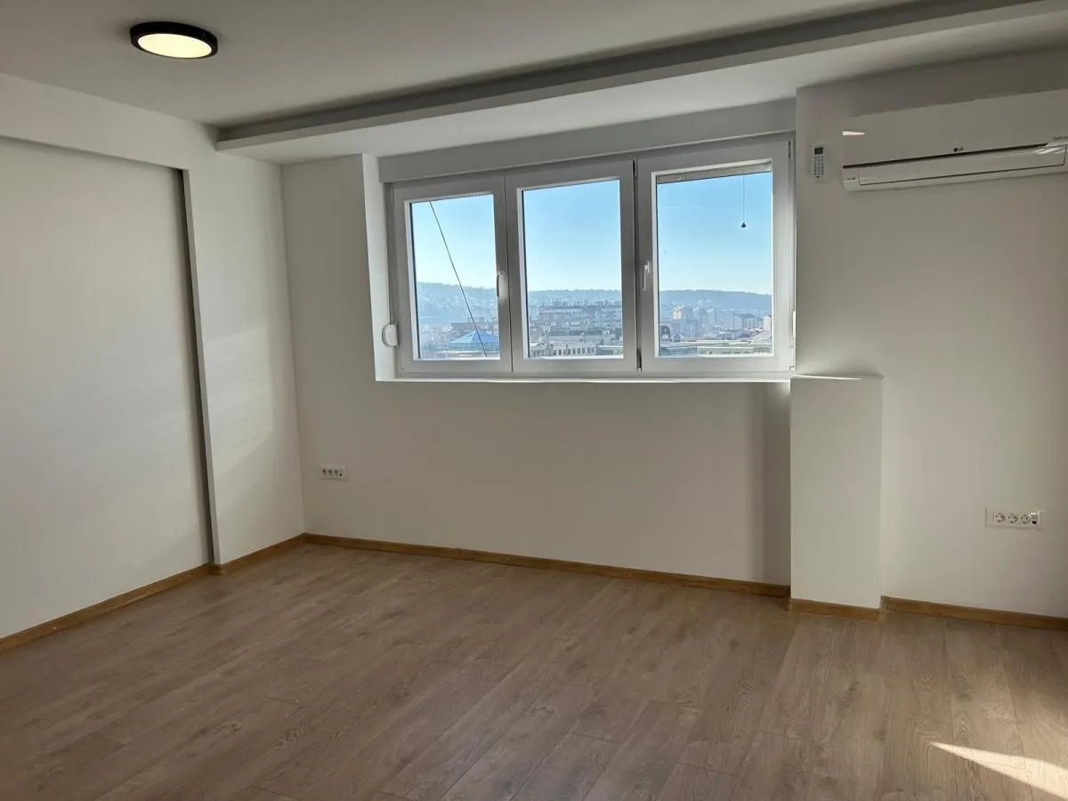 Rent, office space, 230m², Centar, Niš